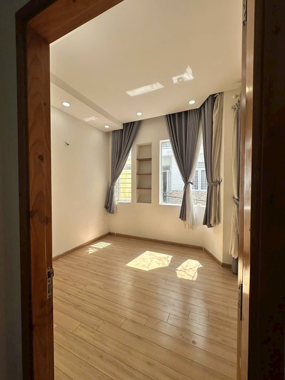 NGUYÊN CĂN TRET 2 LAU  3PN ĐỦ TIỆN NGHI CAO CẤP GIÁ 14TR NGAY HIỆP BÌNH 5