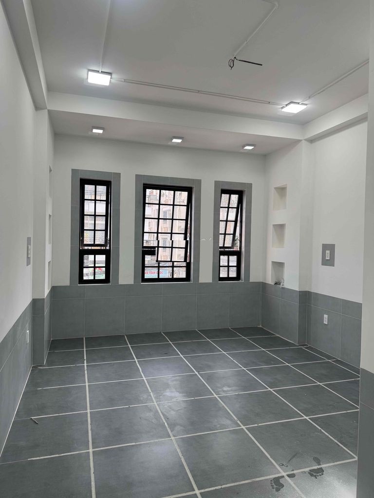 NGUYÊN CĂN MẶT TIỀN ĐƯỜNG 38 MỚI XÂY TRỐNG SUÔT TRỆT 2 LẦU GIÁ 20TR 5