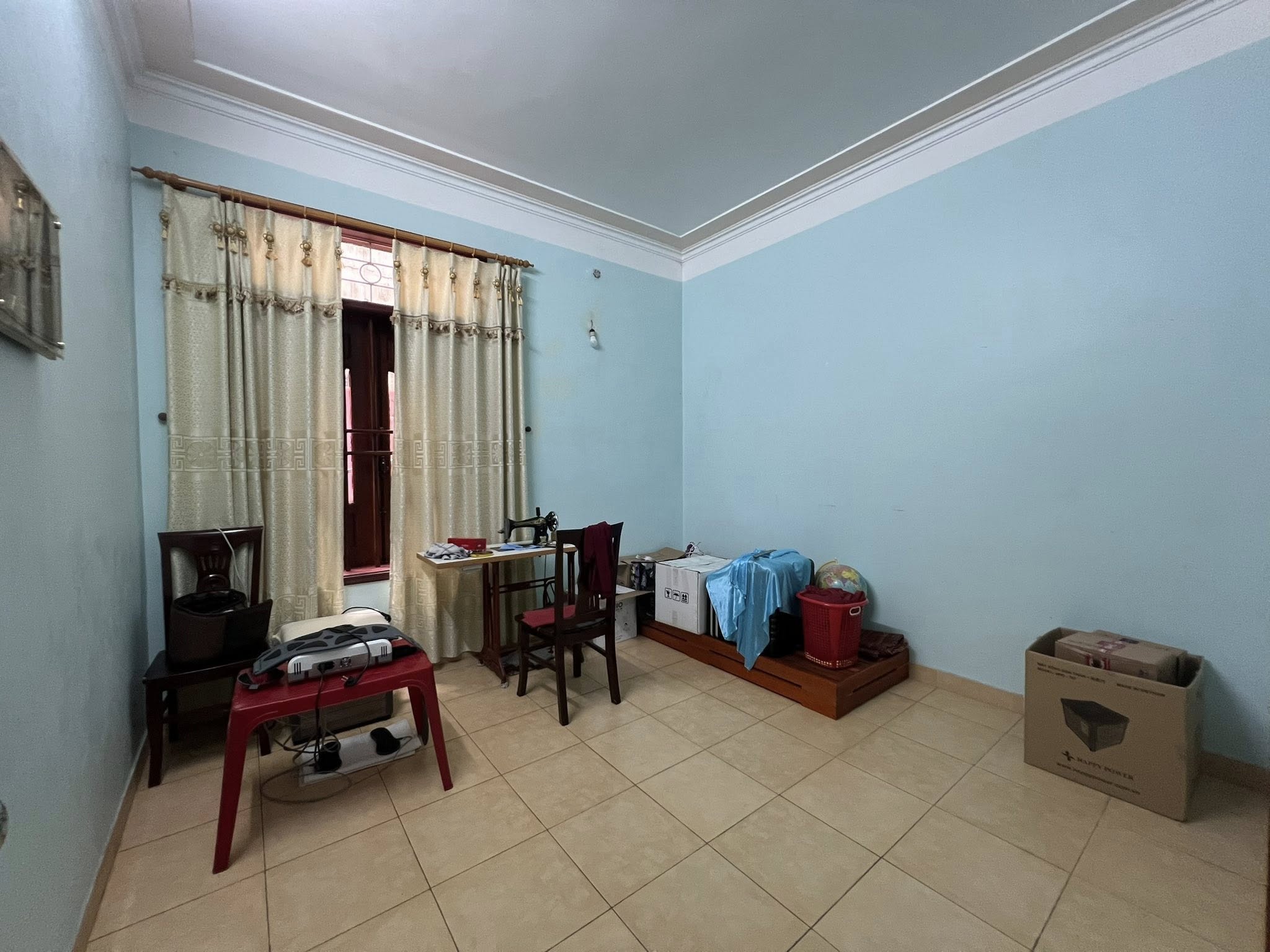 Bán căn nhà mặt phố Khu Đông Nam Cường, TP HD, 72m2, 4 tầng, 5 ngủ, 3 vs, mt 4m, 5.x tỷ 6