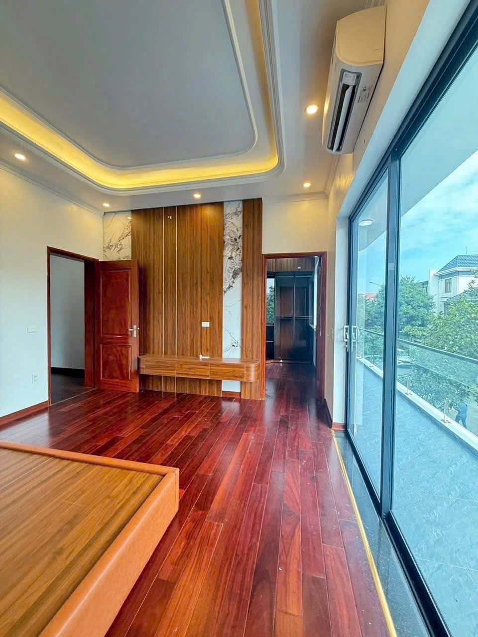 Bán căn biệt thự mặt phố khu Đỉnh Long, ph Tân Bình, TP HD, 174m2, mt 12m, thang máy 6