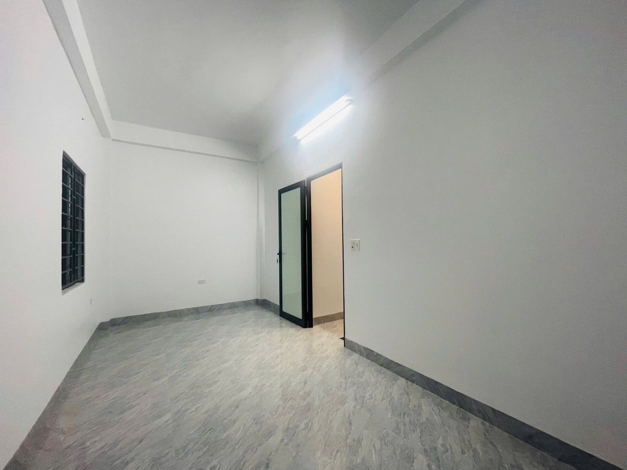 Bán căn nhà 3 tầng ngõ phố Phan Chu Trinh, ph Nhị Châu, TP HD, 42m2, mt 5m, 3 ngủ, 3 vs 4