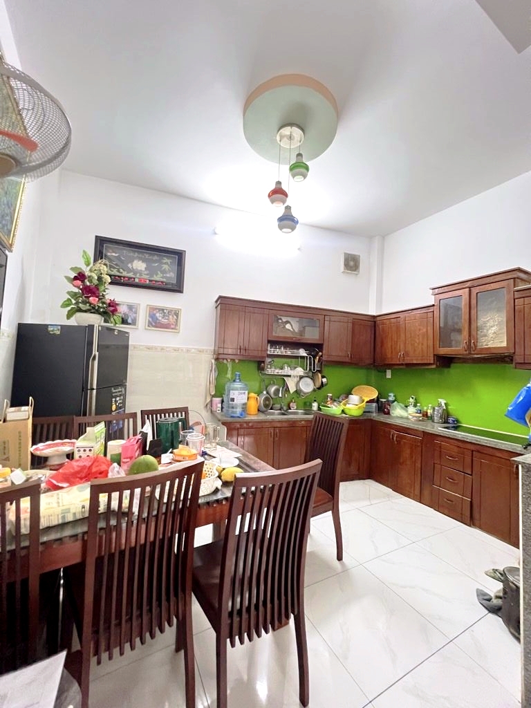 Bán nhà Phan Huy Ích Gò Vấp, 50m2, Ngang 4.6m. Ôtô Ngủ Trong Nhà, Kế Bên Emart 5