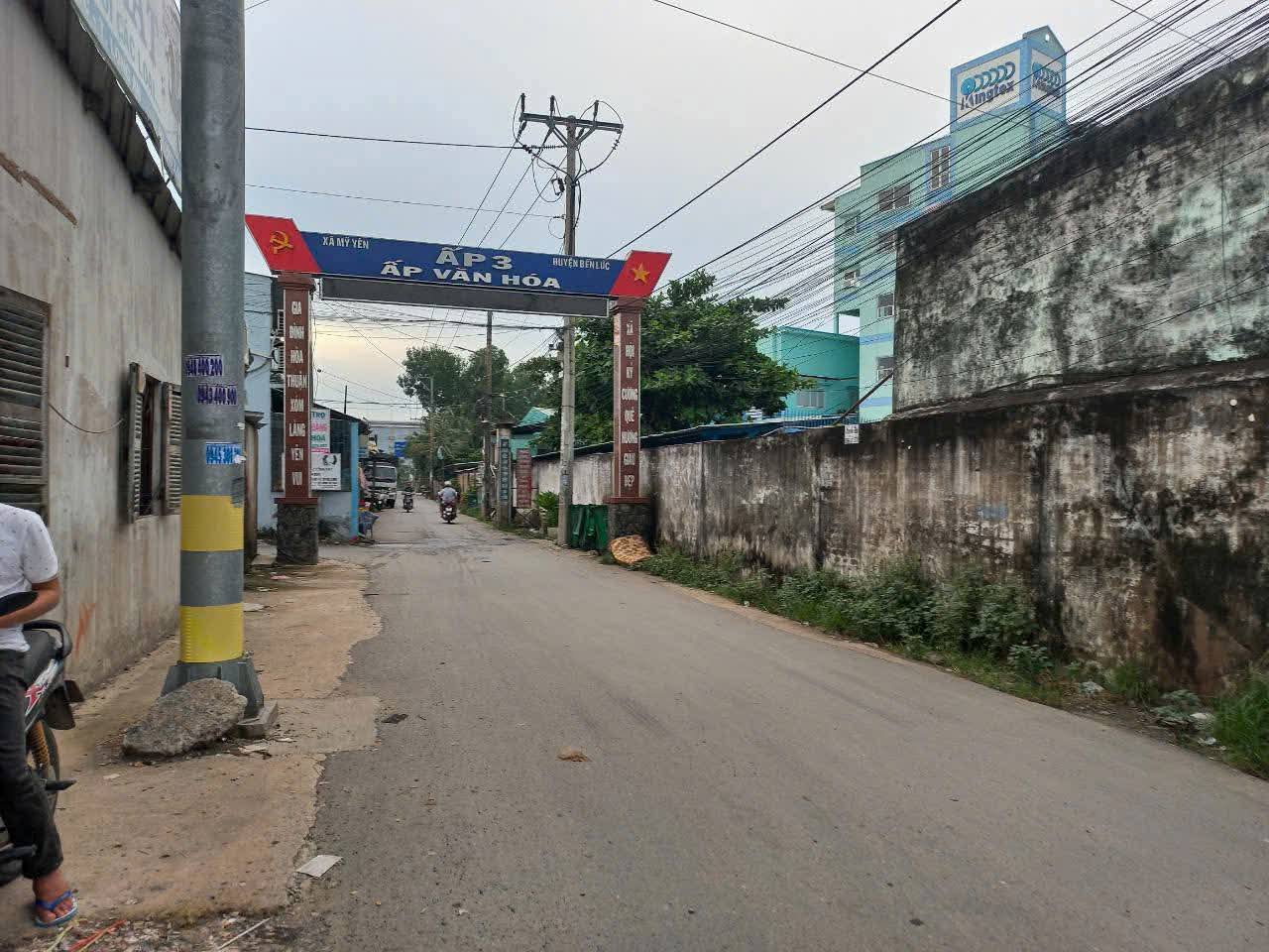 Bán nhà kho mới xây đường beton xe tải xã Mỹ Yên, Bến Lức dt 338m2 full thổ giá 5,8 tỷ