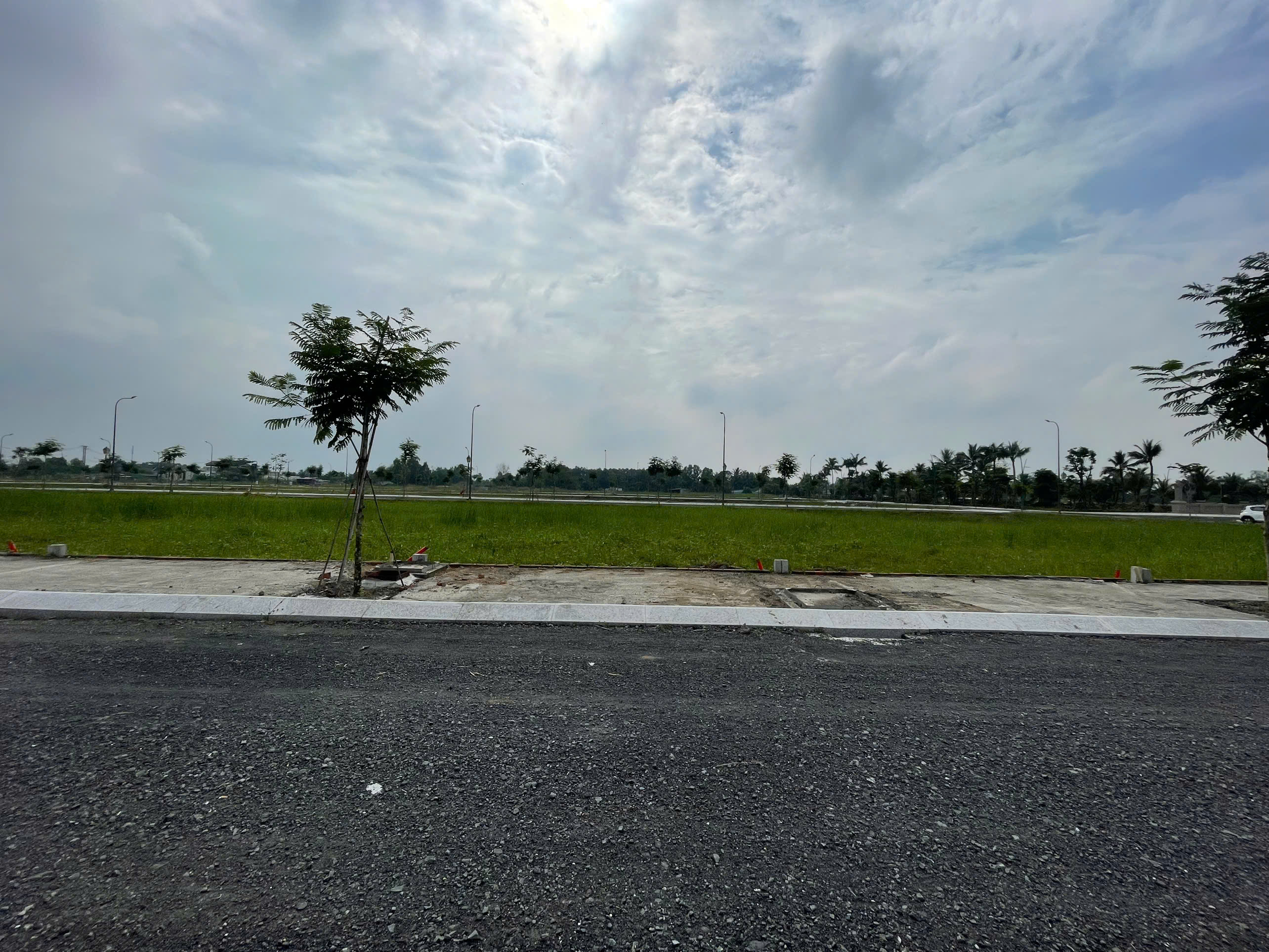 ĐẤT NỀN NGAY TRUNG TÂM HÀNH CHÍNH THỦ THỪA CHỈ HƠN 18TRIỆU/m, SỔ HỒNG RIÊNG TỪNG NỀN