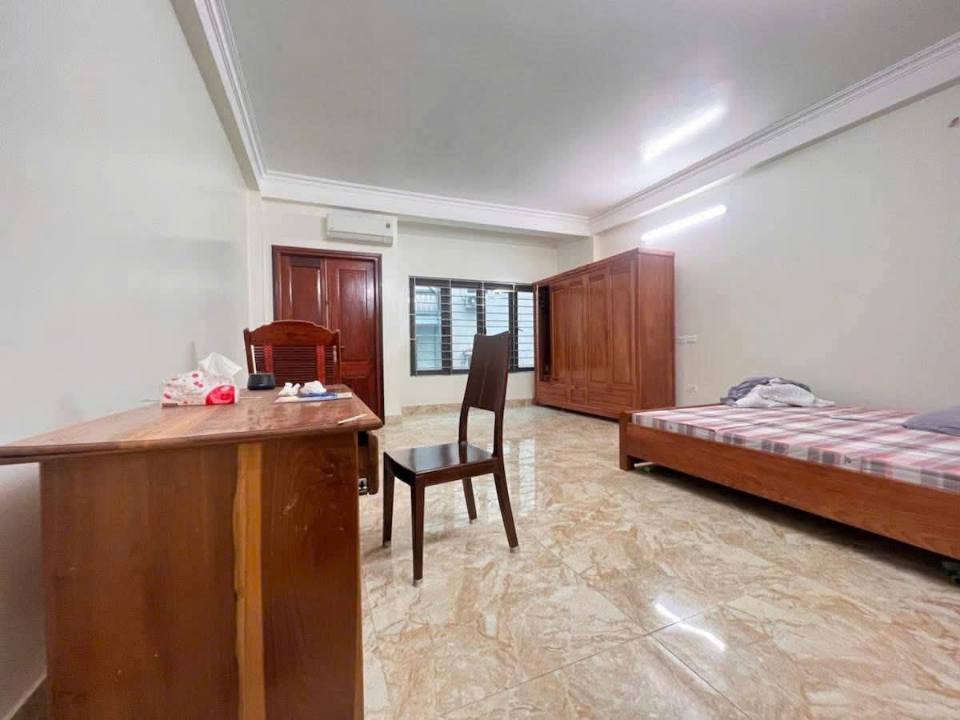 Bán nhà Đội Cấn, Ba Đình, mặt ngõ thông, ô tô tránh nhau thoải mái, kinh doanh tốt. Giá 31 tỷ 5