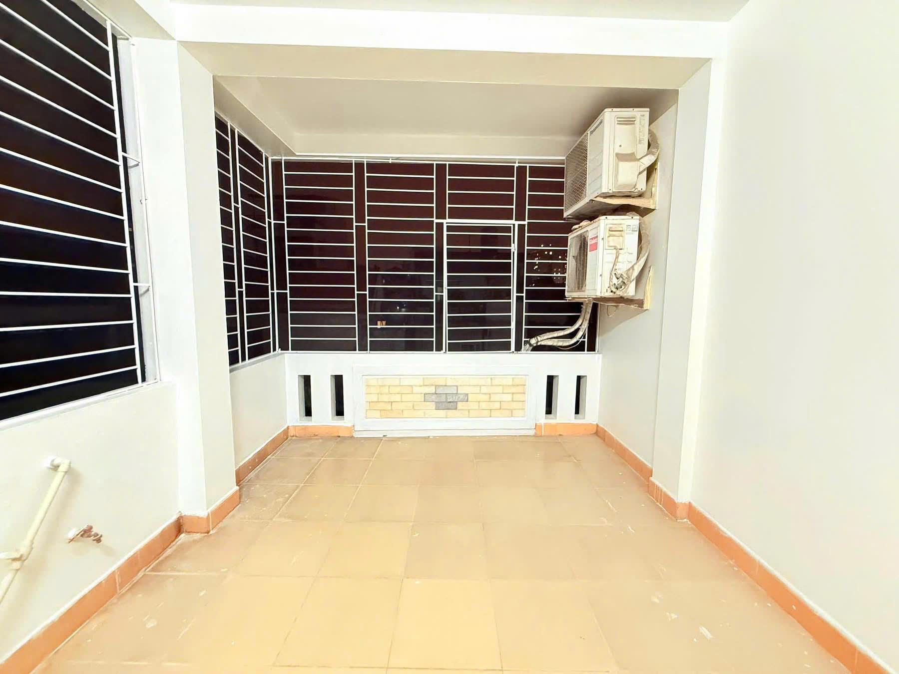 CHỦ CẦN BÁN GẤP, NHÀ PHÚC LỢI,  5 TẦNG 34M - FULL NỘI THẤT - Ở 5,6 TỶ, NGAY 3