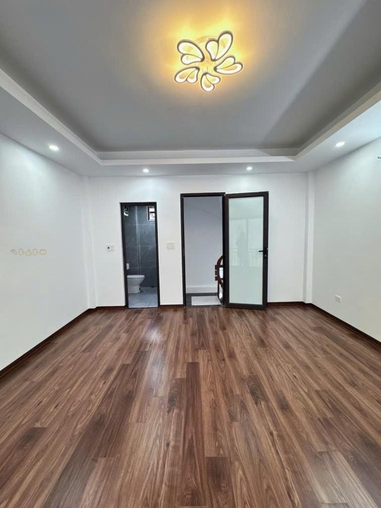 BÁN NHÀ LÕI THẠCH BÀN –  5 TẦNG –  HỘI TỤ ĐỈNH CAO TIỆN ÍCH 5.9 tỷ 3