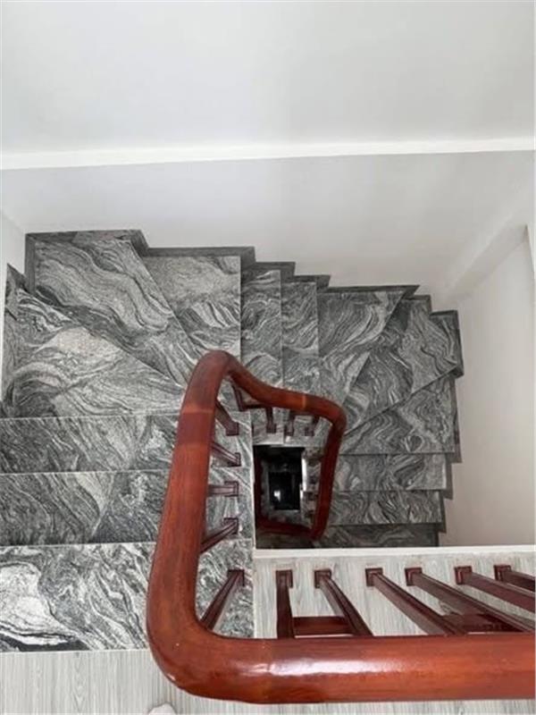 BÁN NHÀ LÕI THẠCH BÀN –  5 TẦNG –  HỘI TỤ ĐỈNH CAO TIỆN ÍCH 5.9 tỷ 2