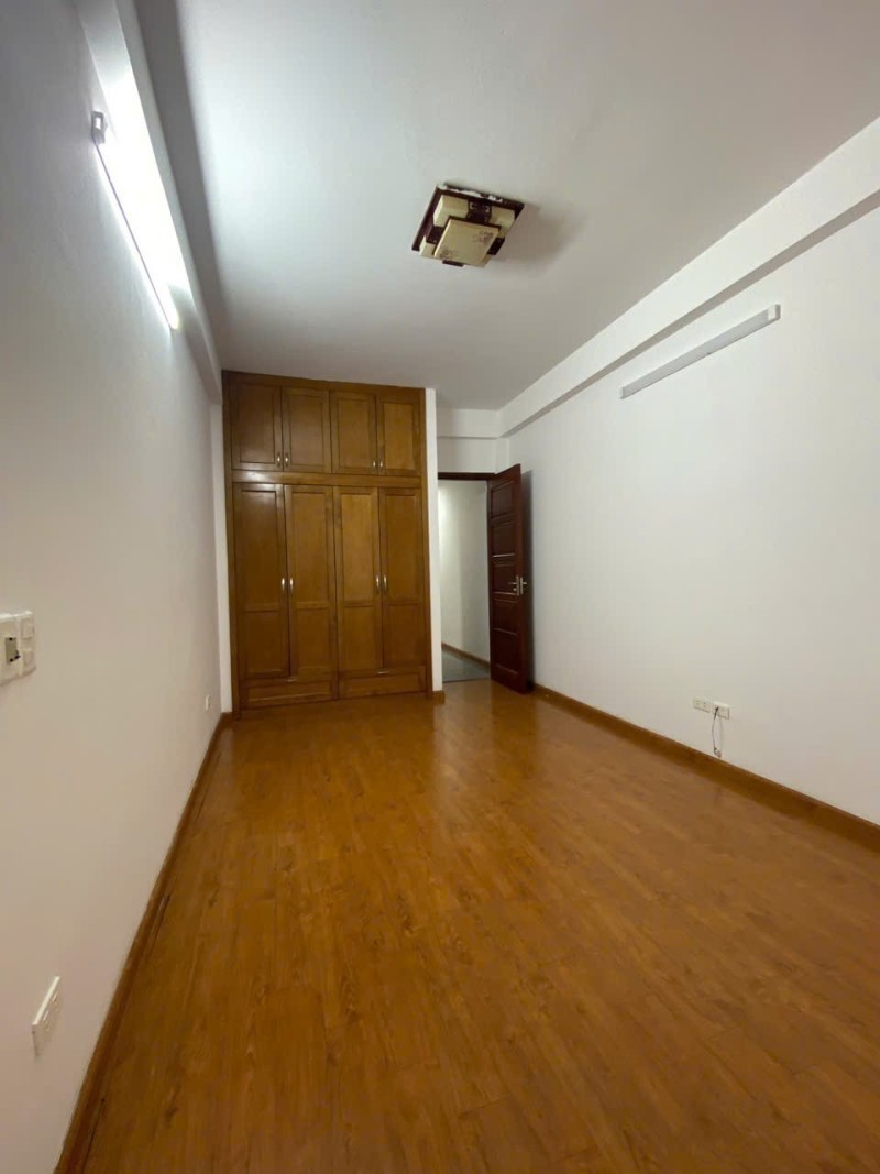 BÁN NHÀ NGỌC THỤY – MỚI TINH – Ô TÔ ĐỖ CỔNG – XÁCH VALI VỀ Ở NGAY 4