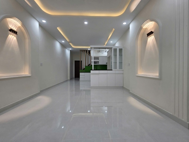 Bán nhà mặt phố Kha Vạn Cân, Linh Trung, Thủ Đức, TP HCM. DT 120m2, 2 tầng. Giá 10.1 tỷ, SHR.