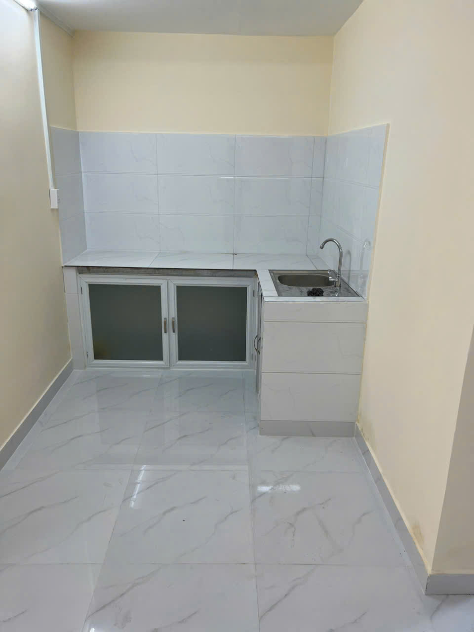 NGUYÊN CĂN HẺM XE TẢI ĐƯỜNG SỐ 38 TRỆT TRỐNG SUỐT 100M2 -1 LAU -2PN GIÁ 14TR