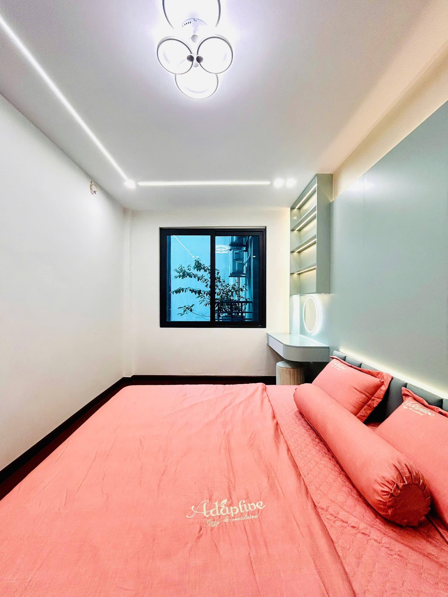 Bán nhà đẹp 33 m2 full nội thất 109 Quan Nhân 6