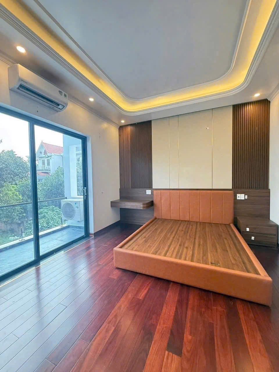 Bán căn biệt thự mặt phố khu Đỉnh Long, ph Tân Bình, TP HD, 174m2, mt 12m, thang máy 7
