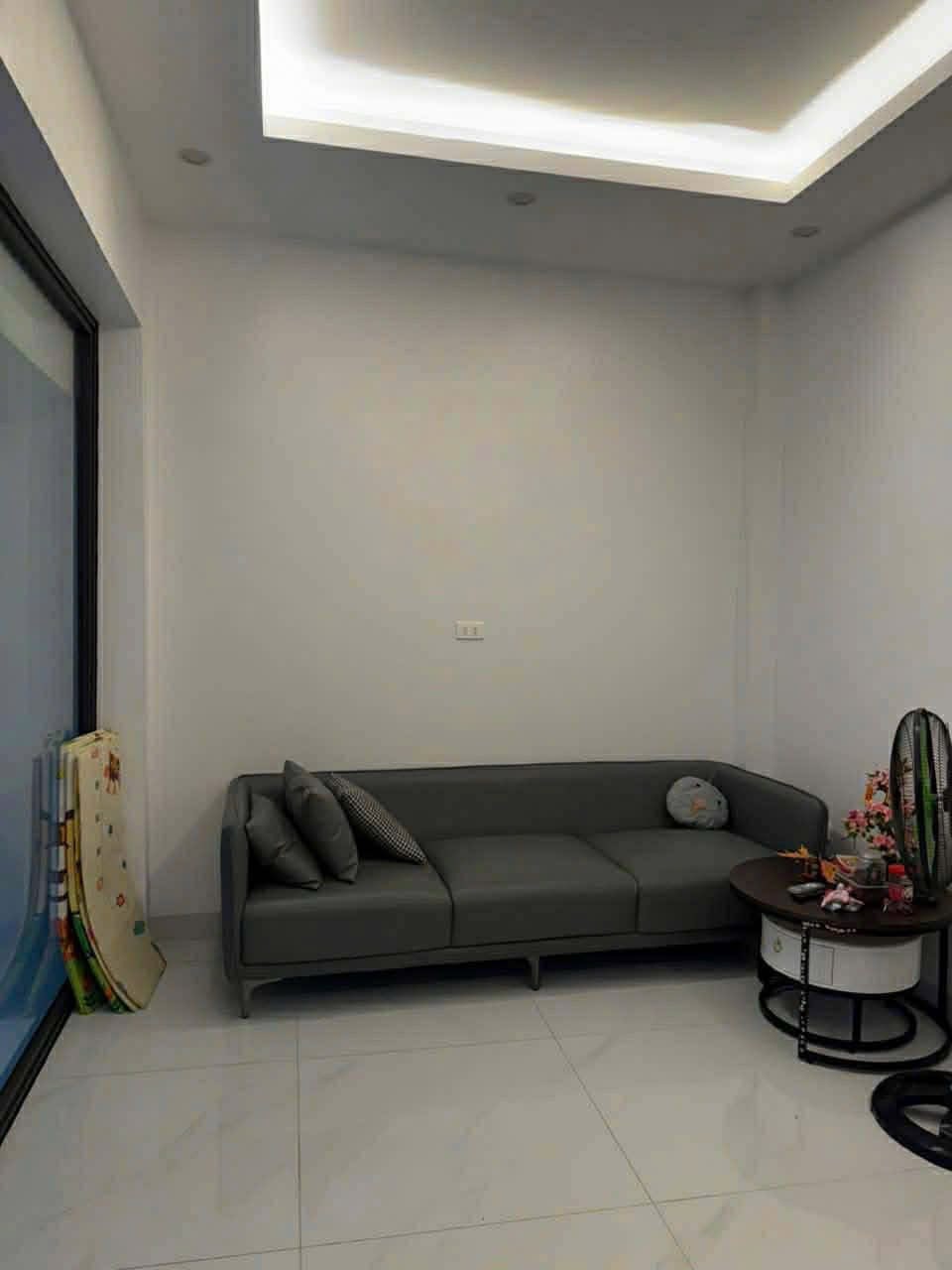 Bán căn nhà 3.5 tầng ngõ phố Phan Chu Trinh, ph Nhị Châu, TP HD, 50m2, mt 5.12m, 3 ngủ 7