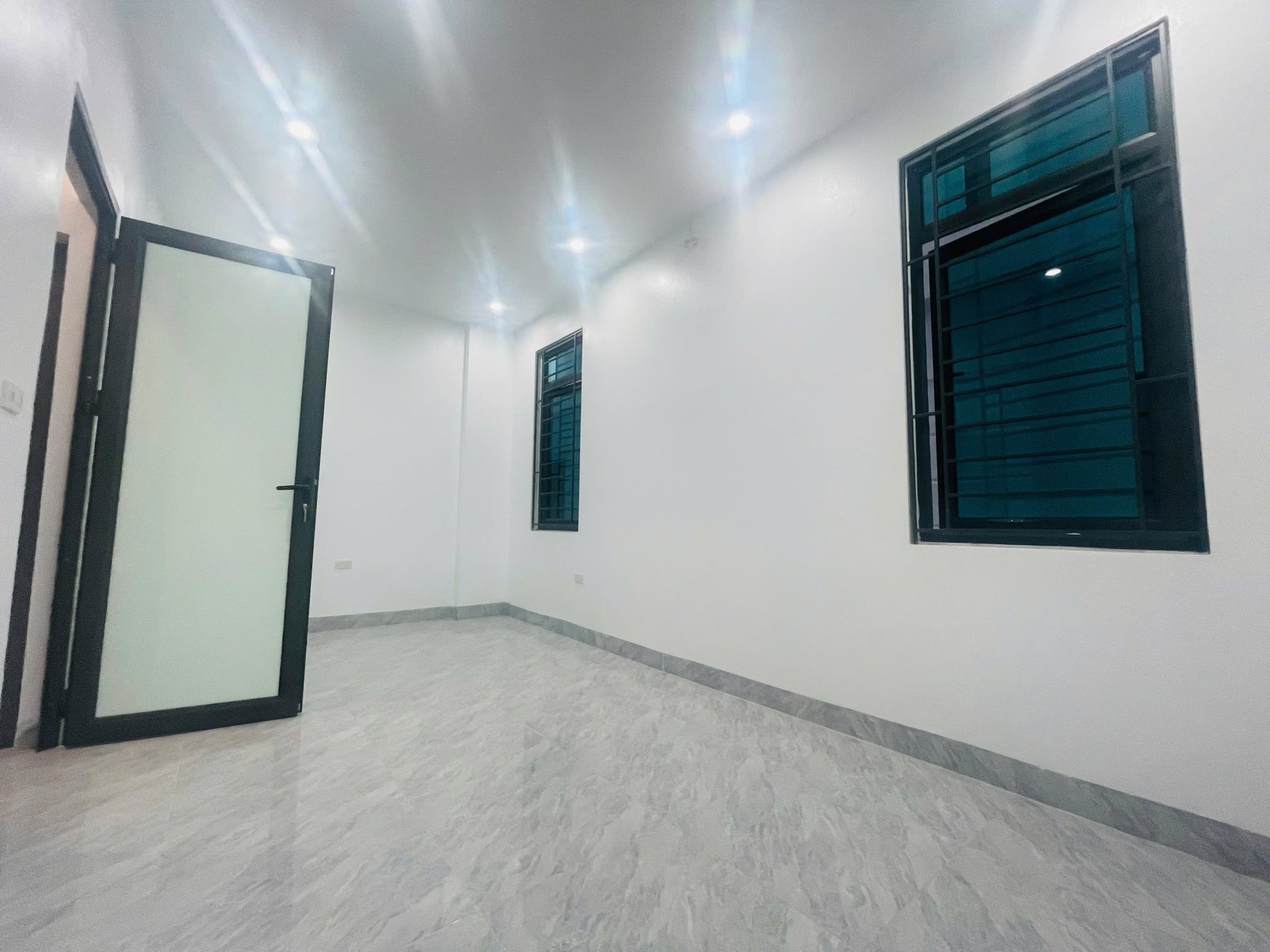 Bán căn nhà 3 tầng ngõ phố Phan Chu Trinh, ph Nhị Châu, TP HD, 42m2, mt 5m, 3 ngủ, 3 vs 6