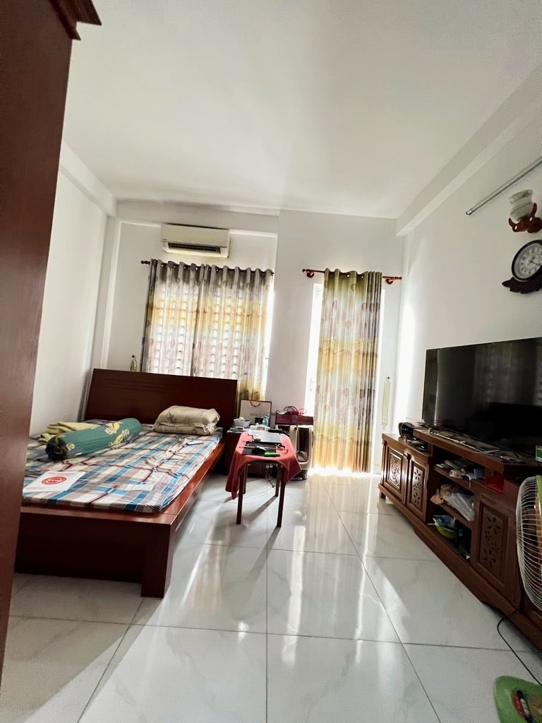 Bán nhà Phan Huy Ích Gò Vấp, 50m2, Ngang 4.6m. Ôtô Ngủ Trong Nhà, Kế Bên Emart 6