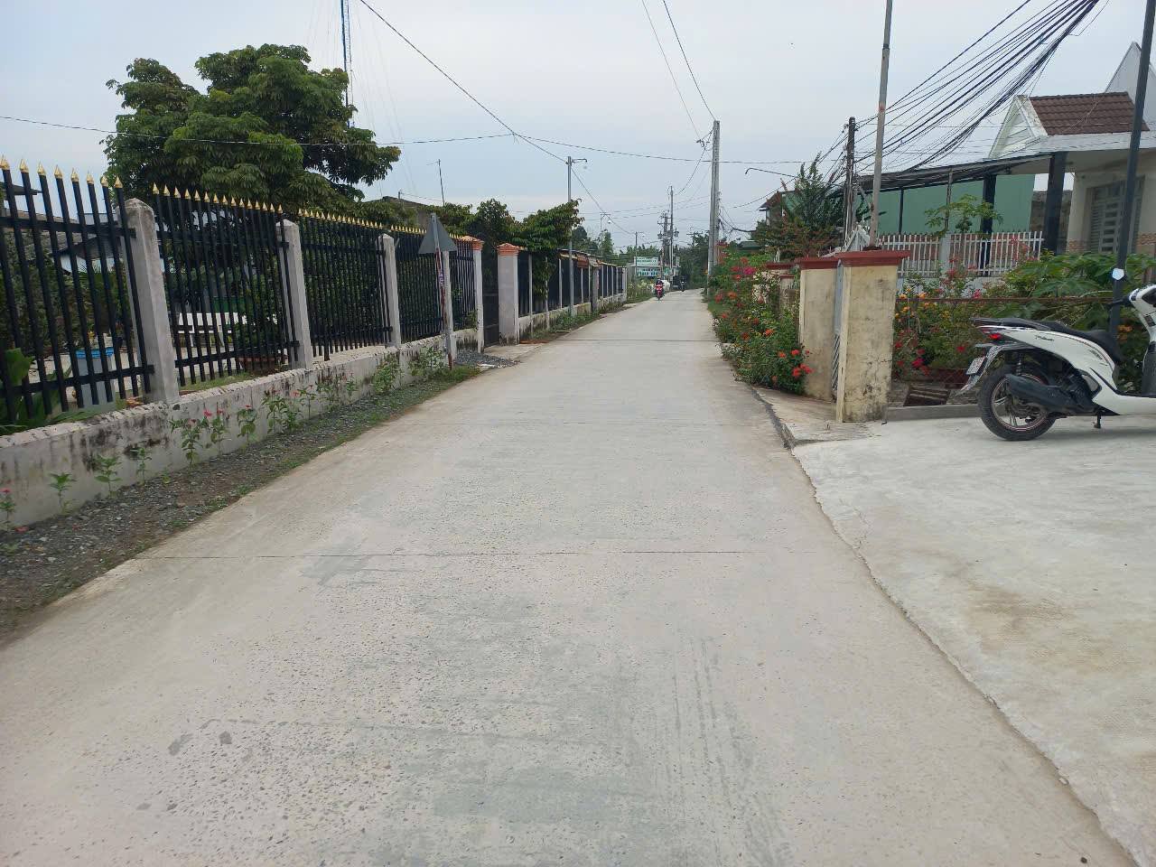 Bán nhà kho mới xây đường beton xe tải xã Mỹ Yên, Bến Lức dt 338m2 full thổ giá 5,8 tỷ 2