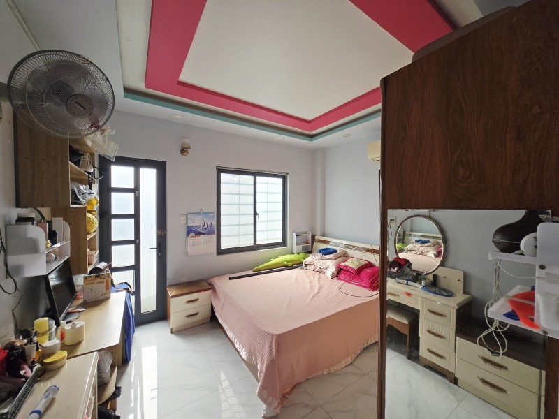 Bán nhà đường Ngô Chí Quốc, Bình Chiểu, Thủ Đức, TP HCM. DT 86m2, 3 tầng. Giá 6,05 tỷ, SHR - 4