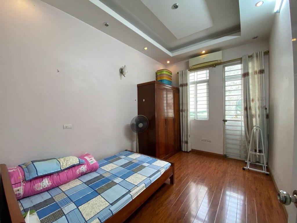 BÁN NHÀ KHU VỰC LÕI SÀI ĐỒNG - 4 TẦNG 3 NGỦ 37 M2 -  Ô TÔ GẦN CHỈ - 4.7 TỶ 2