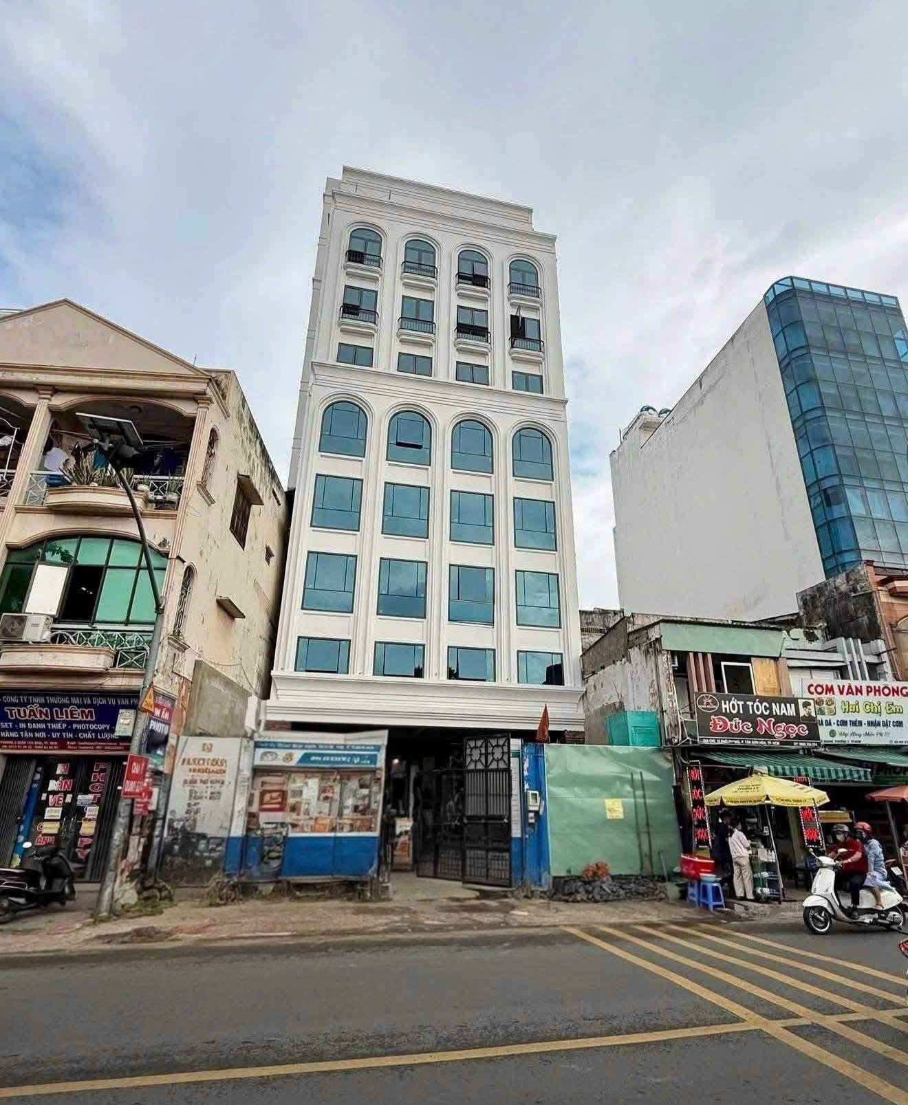 Cần bán Văn phòng đường Phổ Quang, Phường 2, Diện tích 378m², Giá 220 Tỷ