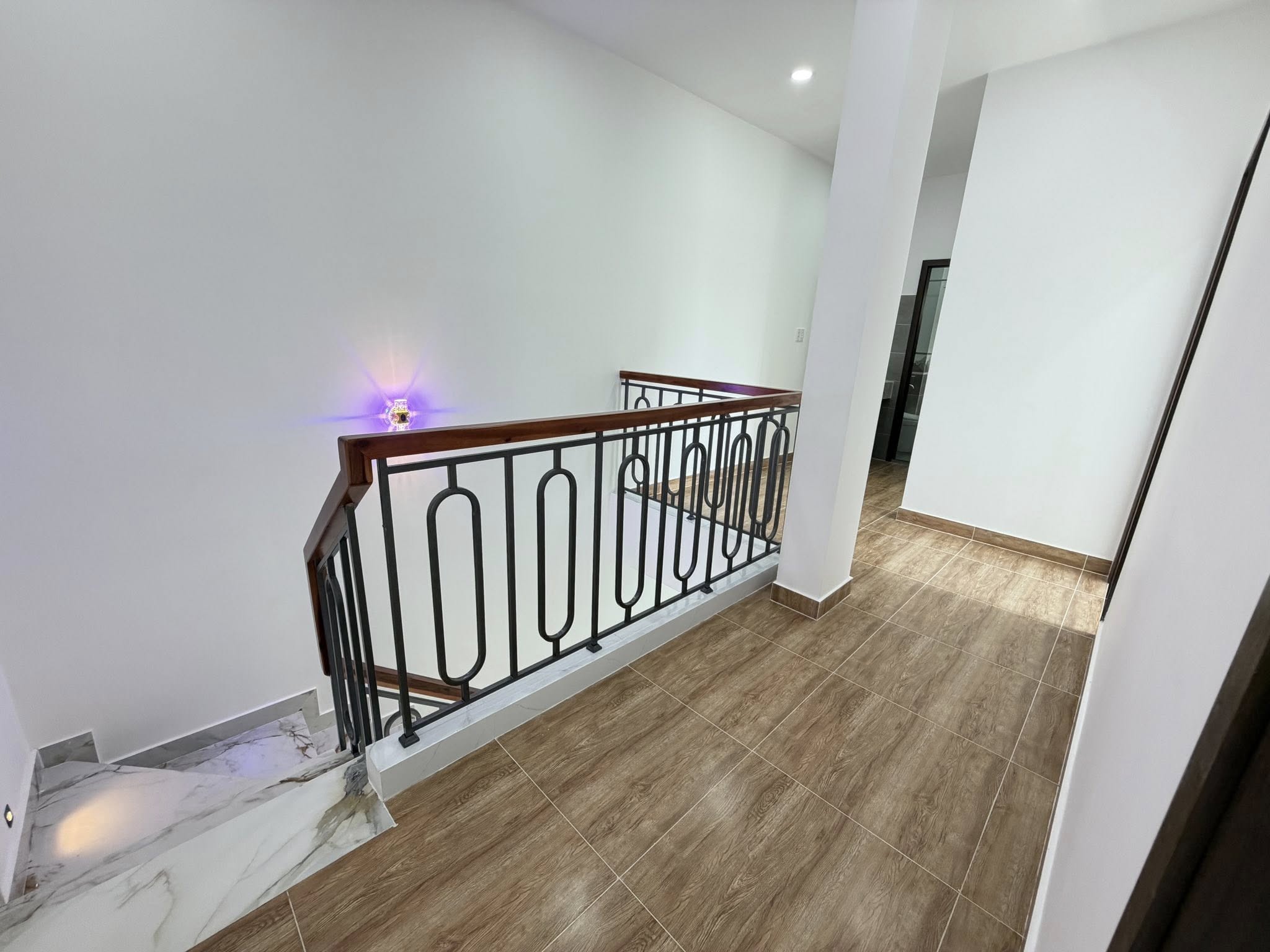 Bán nhà hẻm 8m Liên khu 4-5, Bình Hưng Hòa B góc 2 mt , 1 lầu ,3 pn ,3wc giá 5,6 tỷ 7