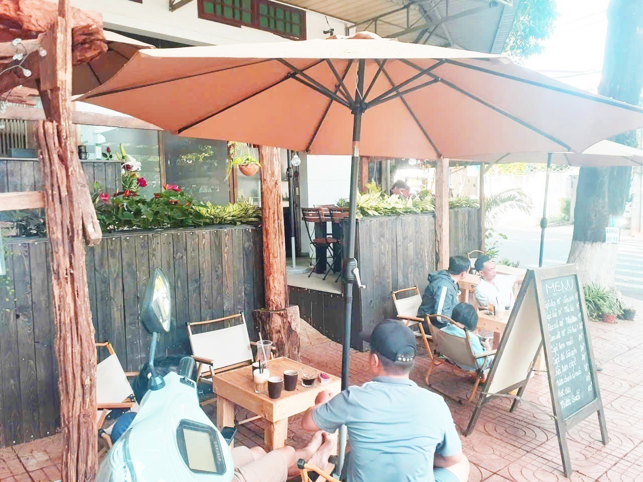 Mình cần sang lại quán Cafe tại 189 Nguyễn Thị Minh Khai ,P Thành Công, BMT. 5