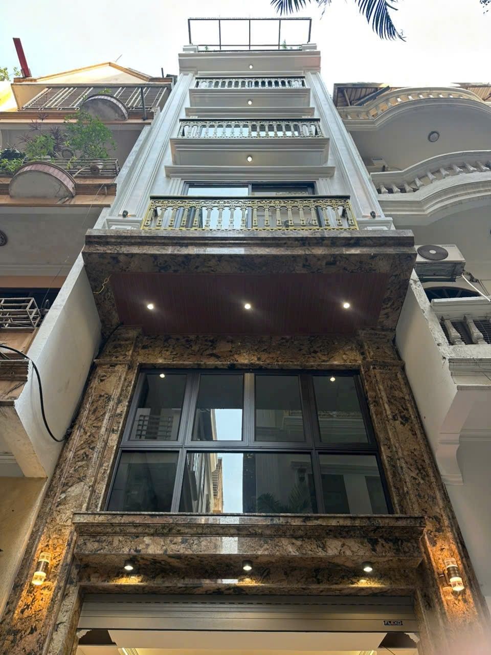 BÁN NHÀ PHÂN LÔ TRẦN QUỐC HOÀN – CẦU GIẤY – Ô TÔ VÀO NHÀ – THANG MÁY FULL  NỘI THẤT MỚI 4