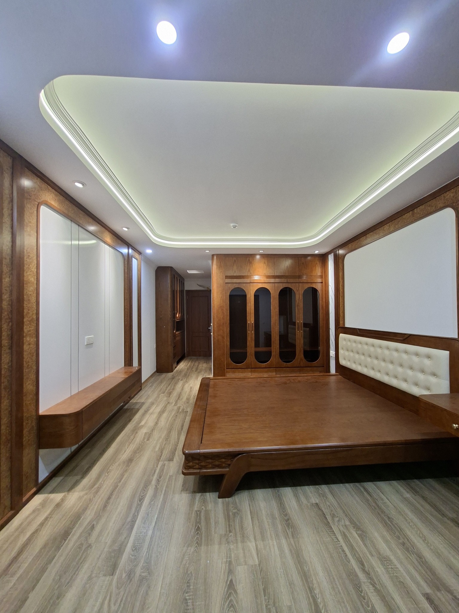 BÁN NHÀ PHÂN LÔ TRẦN QUỐC HOÀN – CẦU GIẤY – Ô TÔ VÀO NHÀ – THANG MÁY FULL  NỘI THẤT MỚI 3