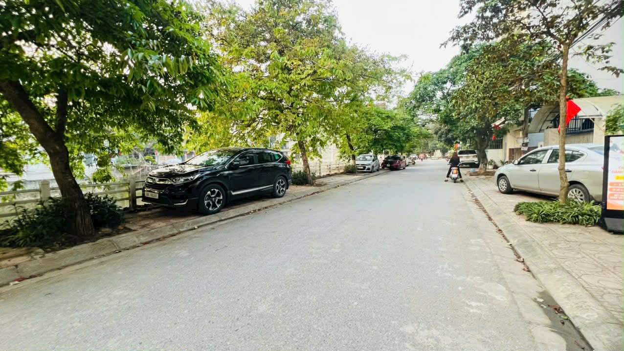 bán nhà mặt hồ, 130m, MT 6.5m, ôtô tránh full thổ cư 3