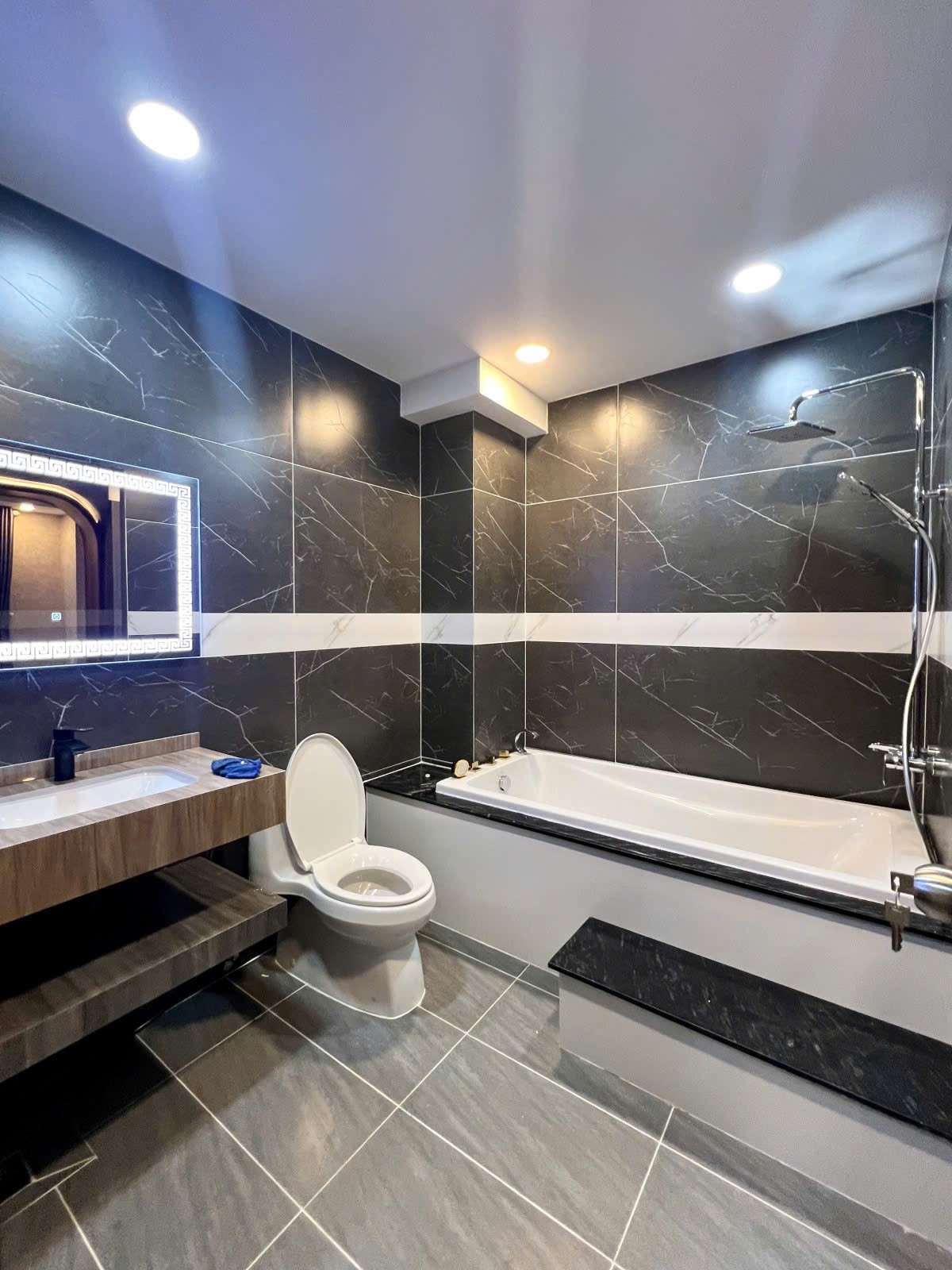 KHU VIP TÂN HƯƠNG TÂN PHÚ HẺM XE TẢI 64M2 MỚI 4 TẦNG SHR CHỈ 9.8 TỶ 6