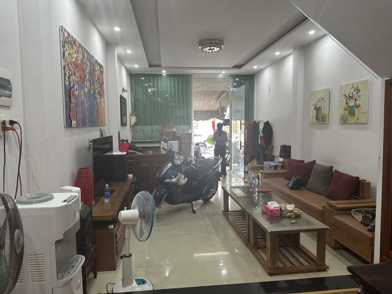 Nhà mặt tiền Bùi Thị Xuân, Sơn Trà, 64m2, giá 9,7 tỷ, gần biển