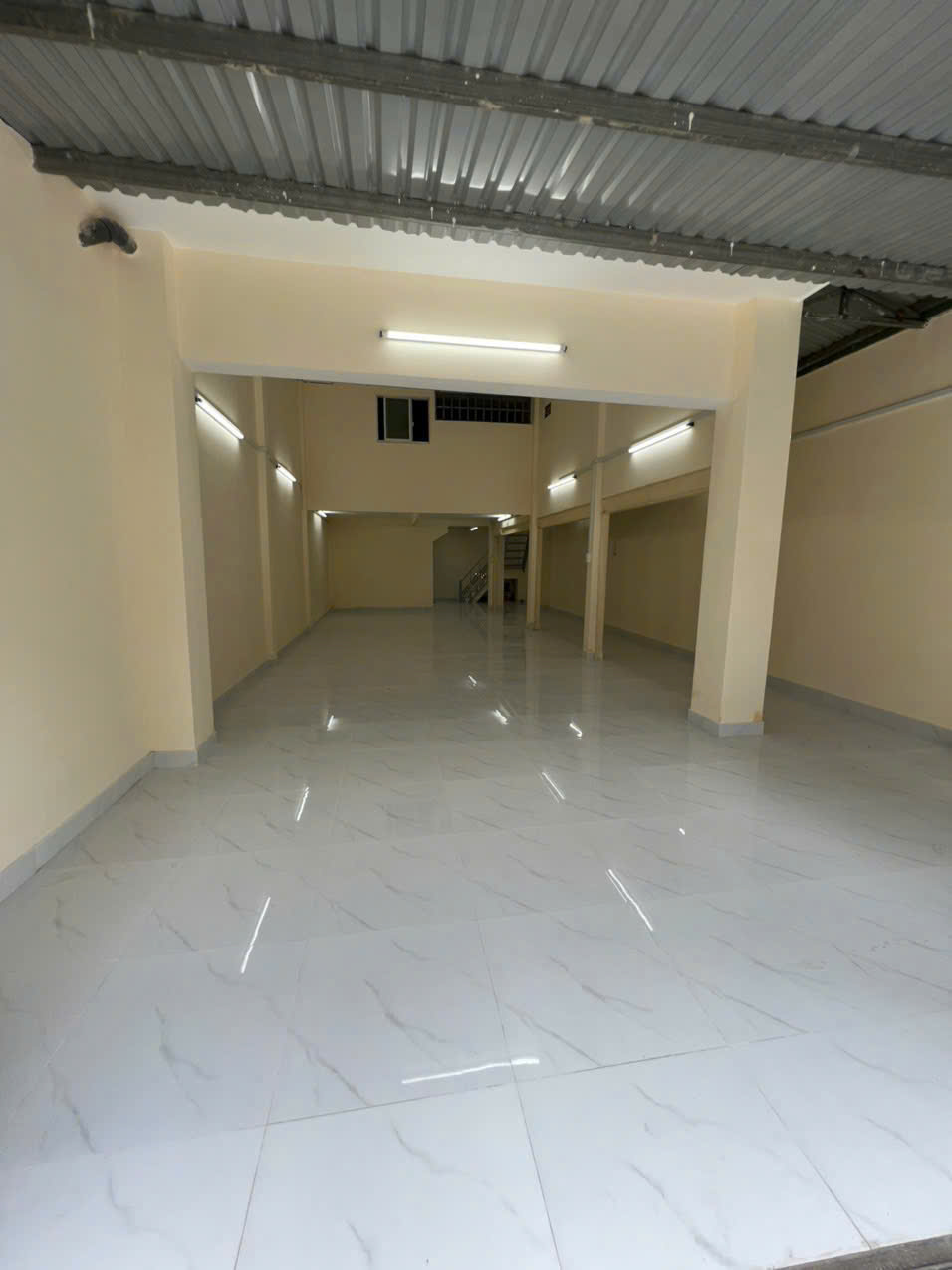 NGUYÊN CĂN HẺM XE TẢI ĐƯỜNG SỐ 38 TRỆT TRỐNG SUỐT 100M2 -1 LAU -2PN GIÁ 14TR 2