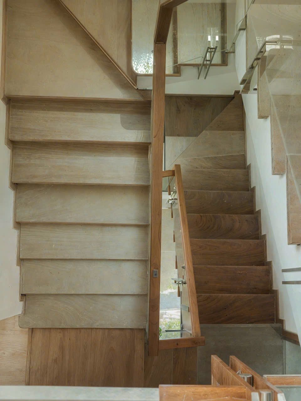 Bán căn nhà 3 tầng ngõ 166 Vũ Hựu, ph Thanh Bình, TP HD, 43.7m2, 3 ngủ, 3 vs, chỉ 2.69 tỷ 8