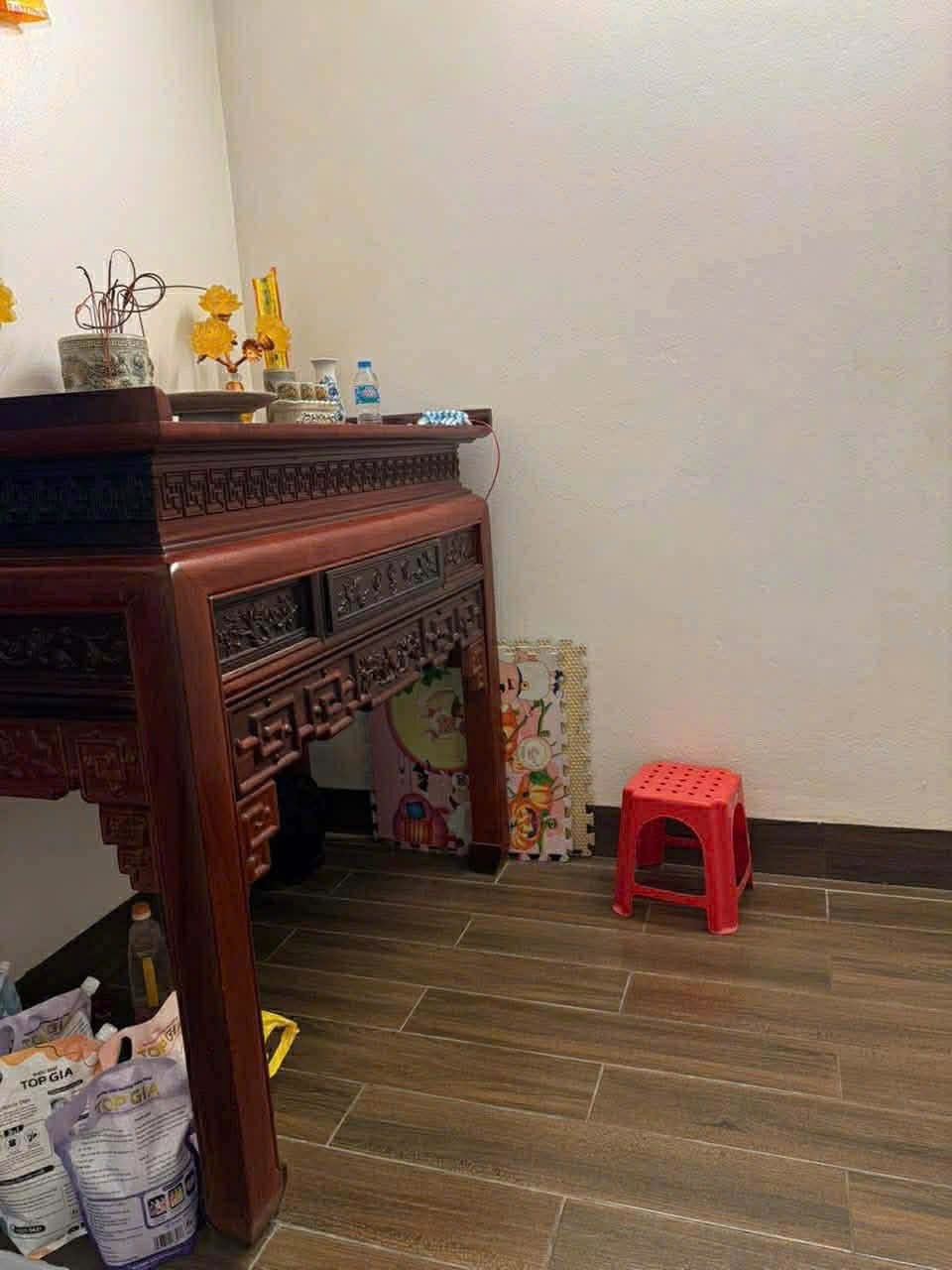 Bán căn nhà 3.5 tầng ngõ phố Phan Chu Trinh, ph Nhị Châu, TP HD, 50m2, mt 5.12m, 3 ngủ 8