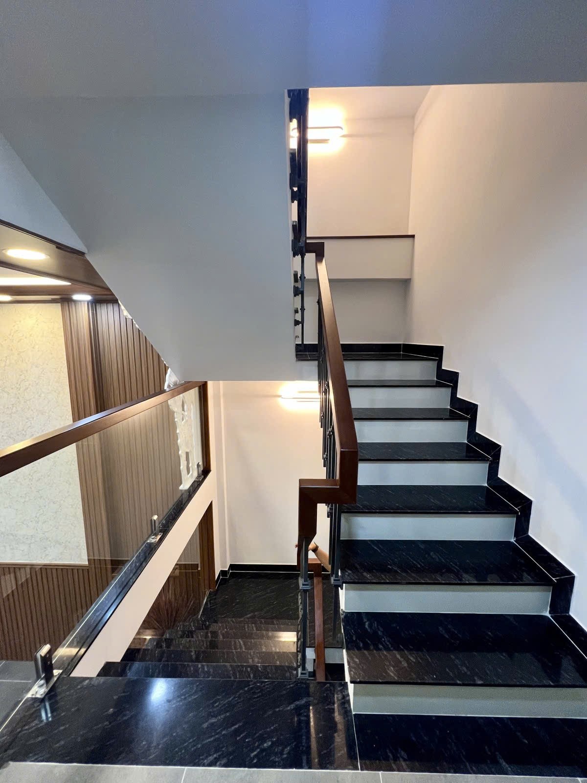 KHU VIP TÂN HƯƠNG TÂN PHÚ HẺM XE TẢI 64M2 MỚI 4 TẦNG SHR CHỈ 9.8 TỶ 7