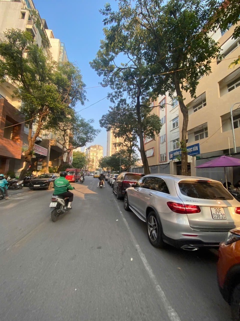 BÁN NHÀ MẶT PHỐ THI SÁCH – HAI BÀ TRƯNG - LÔ GÓC HIẾM – TRUNG TÂM KINH DOANH SẦM UẤT 2