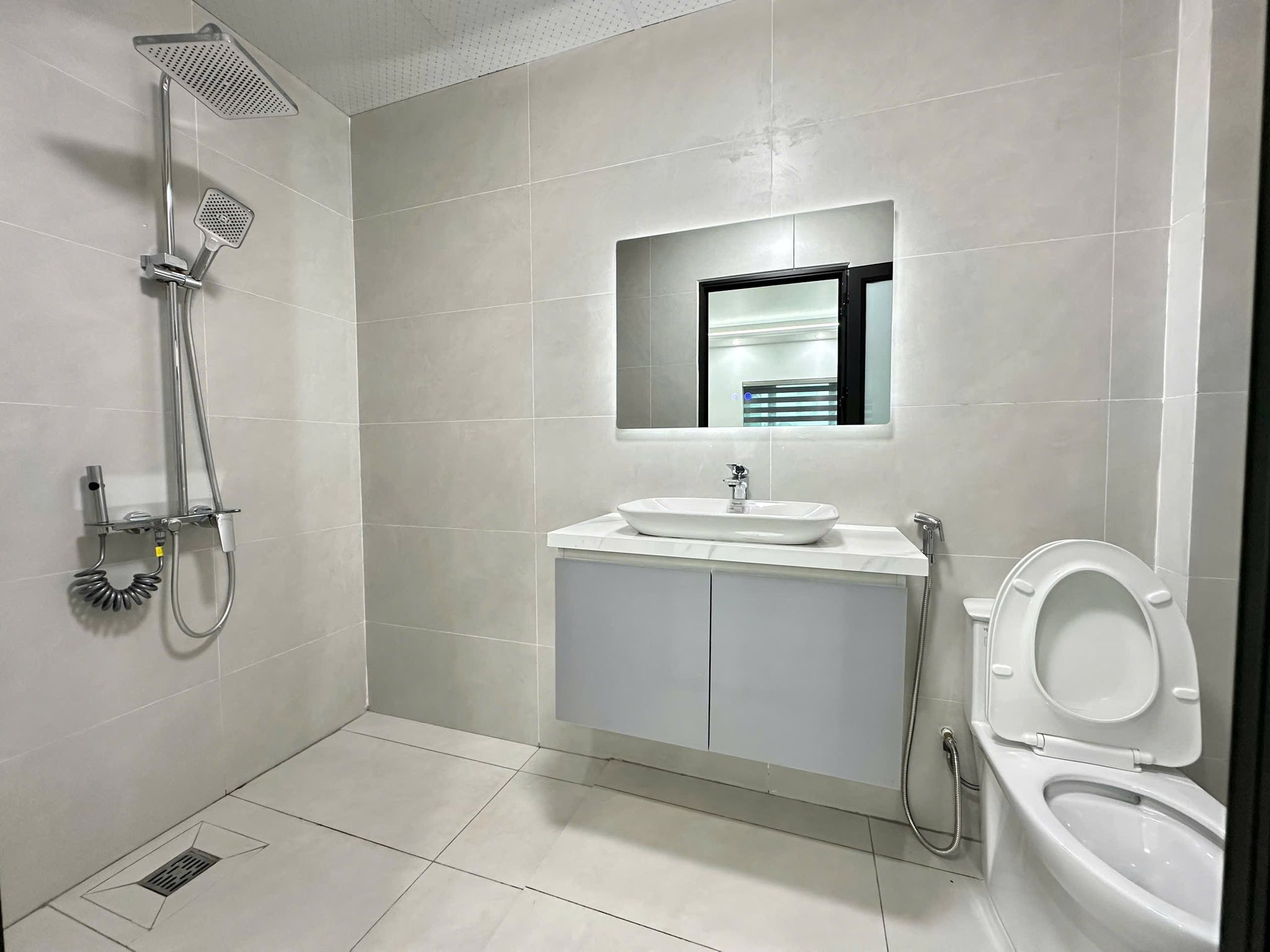 Bán căn nhà 4 tầng ngõ đường Điện Biên Phủ, ph Bình Hàn, TP HD, 41m2, mt 5.2m, 3 ngủ, 3 vs 9