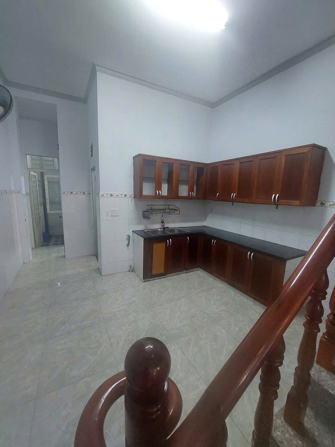 CHO THUÊ NHÀ HẺM XE TẢI ĐƯỜNG 48 TRET 1 LAU -4PN, 2WC, GIÁ 12TR 3