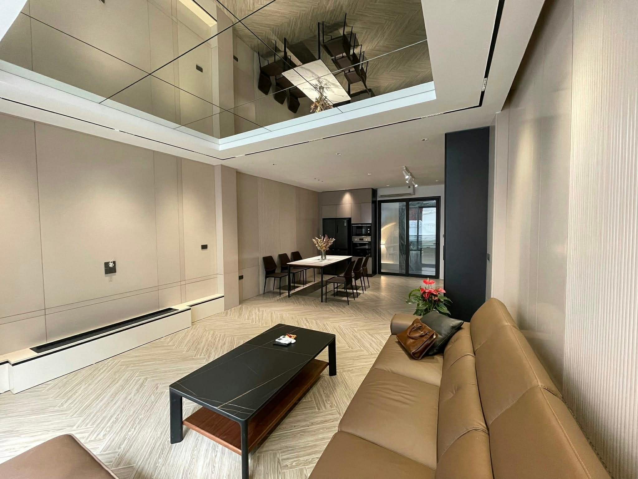 nhà đẹp Long Biên, 7 tầng thang máy, ôtô tránh, full nội thất 3