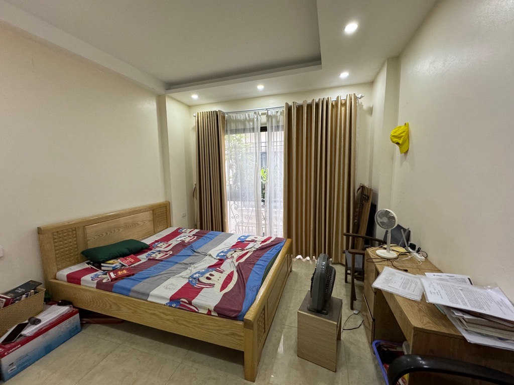 bán nhà ngõ 424 ngọc thuỵ 42m x 4T, oto vào nhà chỉ hơn 7t còn tl 4