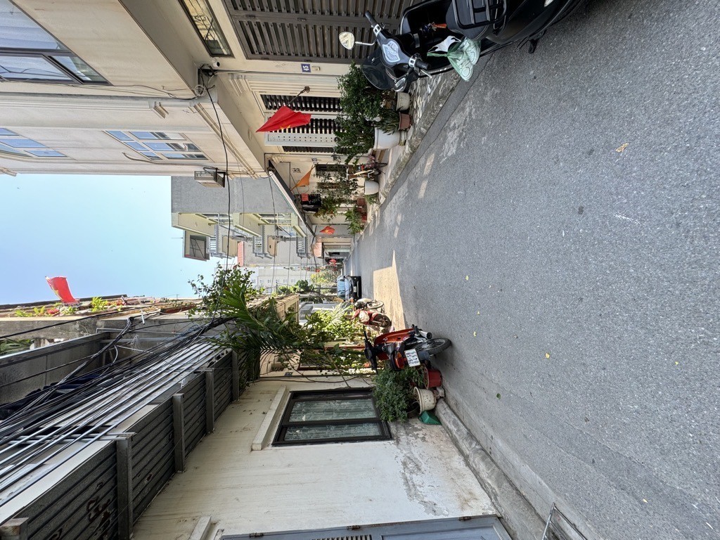 Bán nhà Lý Sơn, Ngọc Thuỵ 42m x 4T vuông đẹp, 2 mặt ngõ giá hơn 8 tỷ 2