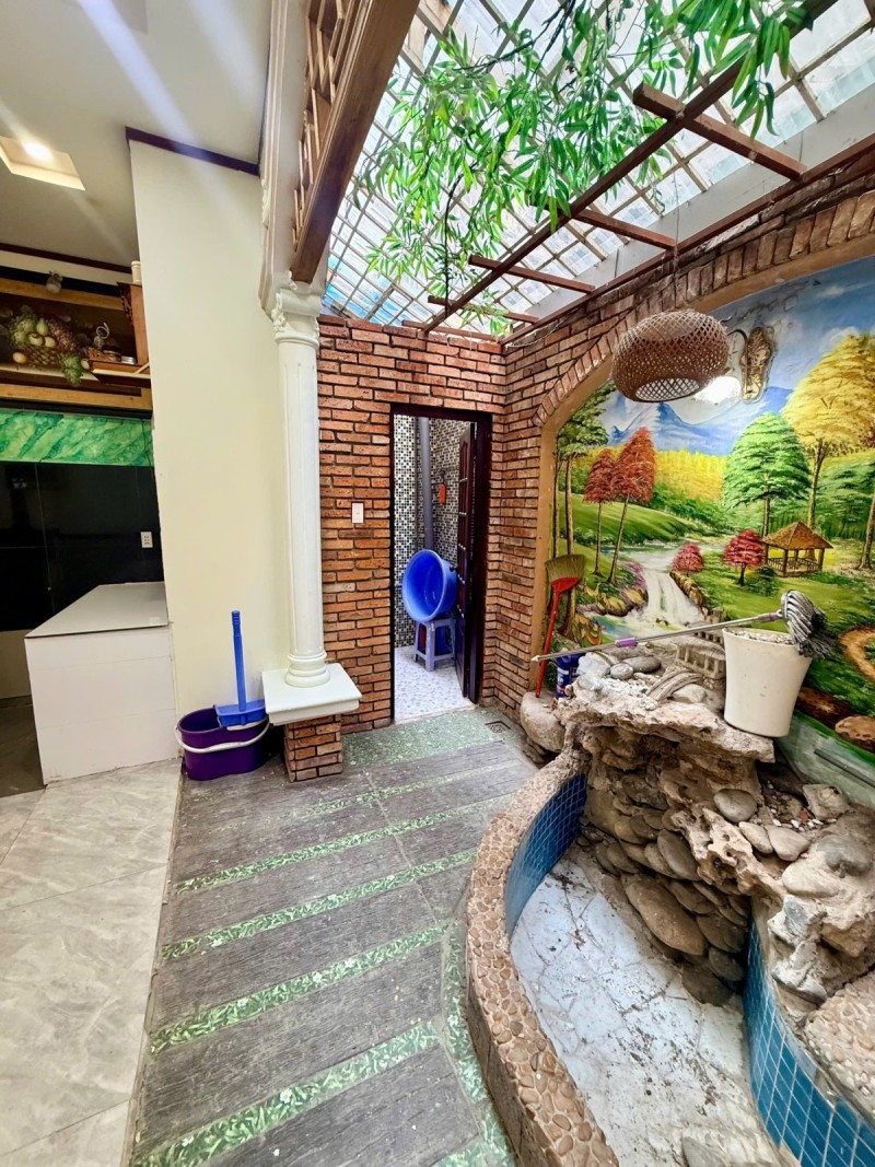 Bán nhà mặt phố đường B, Dĩ An, TP HCM. DT  92m2, 4 tầng, 5PN - Giá 12.4 tỷ 3