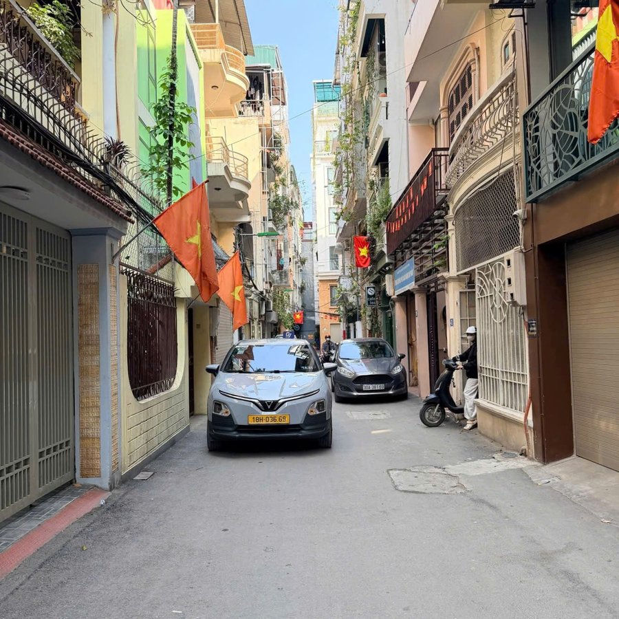 Bán Nhà Ngõ Thịnh Hào1 44m2. 4 tầng. mặt tiền 3.5m. giá 19.9 tỷ Đống Đa Hà Nội