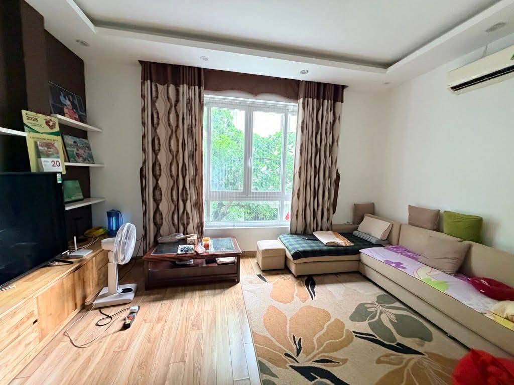 Siêu phẩm lõi Bồ Đề, mặt tiền 10.5m, 2 mặt ôtô tránh, vỉa hè, ôtô dừng đỗ ngày đêm 4