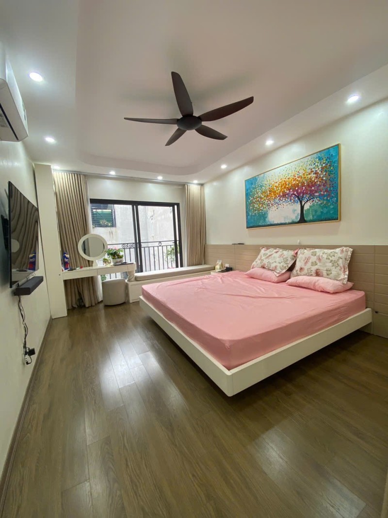 BÁN NHÀ NGỌC LÂM – LONG BIÊN  LÔ GÓC – Ô TÔ VÀO NHÀ – 7 TẦNG 4