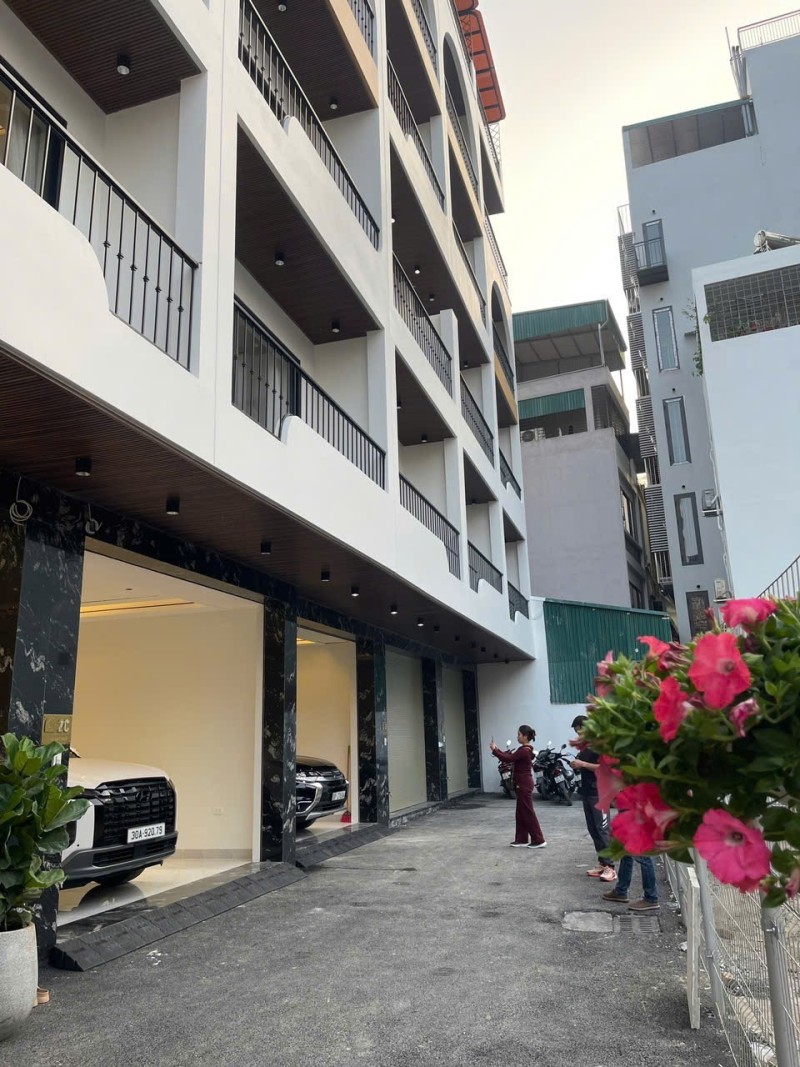 NHÀ 7 TẦNG BÁT KHỐI – GARA 2 Ô TÔ – KHÔNG CÓ CĂN THỨ 2 – SỔ ĐỎ ĐẸP 3