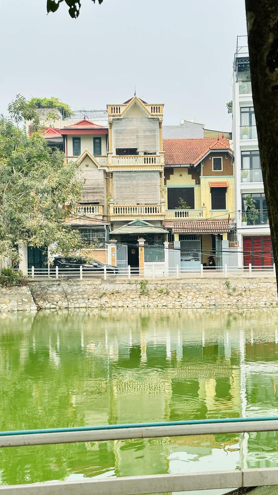 bán nhà mặt hồ, 130m, MT 6.5m, ôtô tránh full thổ cư 2