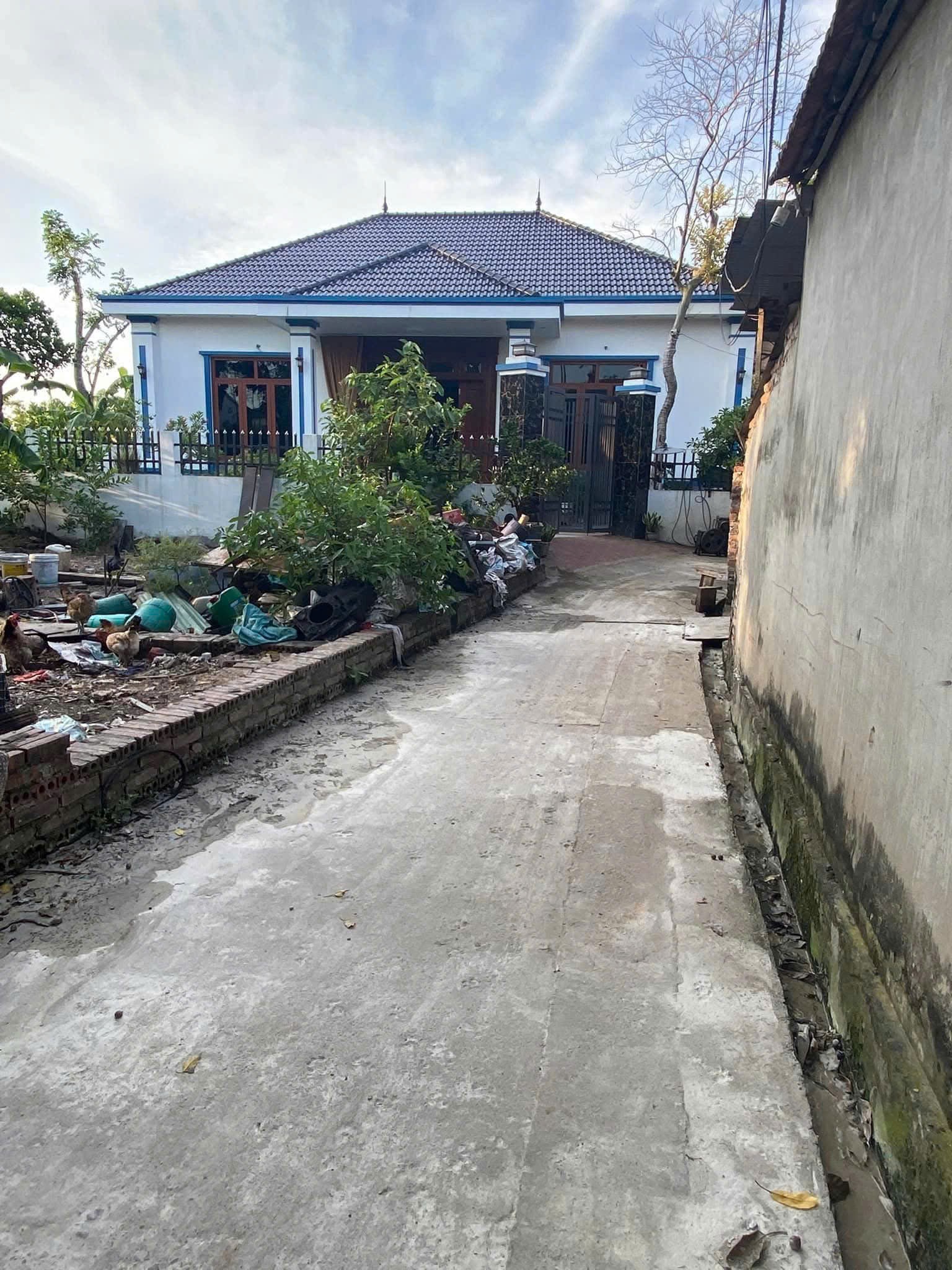 Cần bán đất Tam Hưng Thanh Oai, 42m2 giá 3,x tỷ ô tô đỗ cửa, 3 bước chân đủ tiện ích
