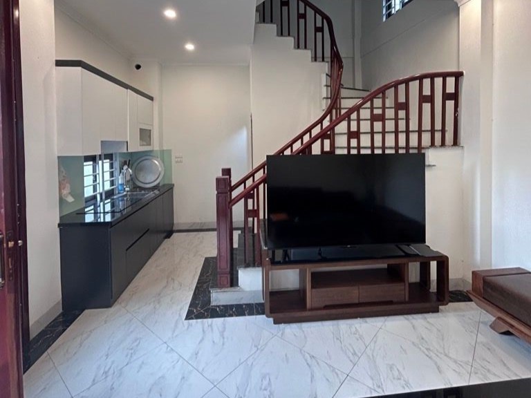 BÁN NHÀ THẠCH BÀN LONG BIÊN Ô TÔ ĐỖ CỬA ĐƯỜNG RỘNG 12M GIÁ – CHỈ HƠN 6 TỶ 2