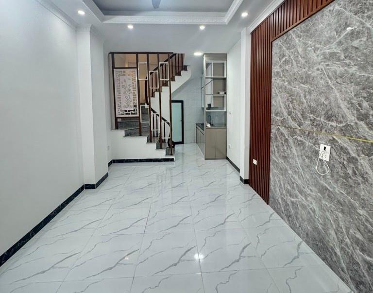 NHÀ MỚI ĐẸP HÀNG XÓM VINHOME – FULL NỘI THẤT -  Ô TÔ ĐỖ CỔNG HƠN 6 TỶ 2